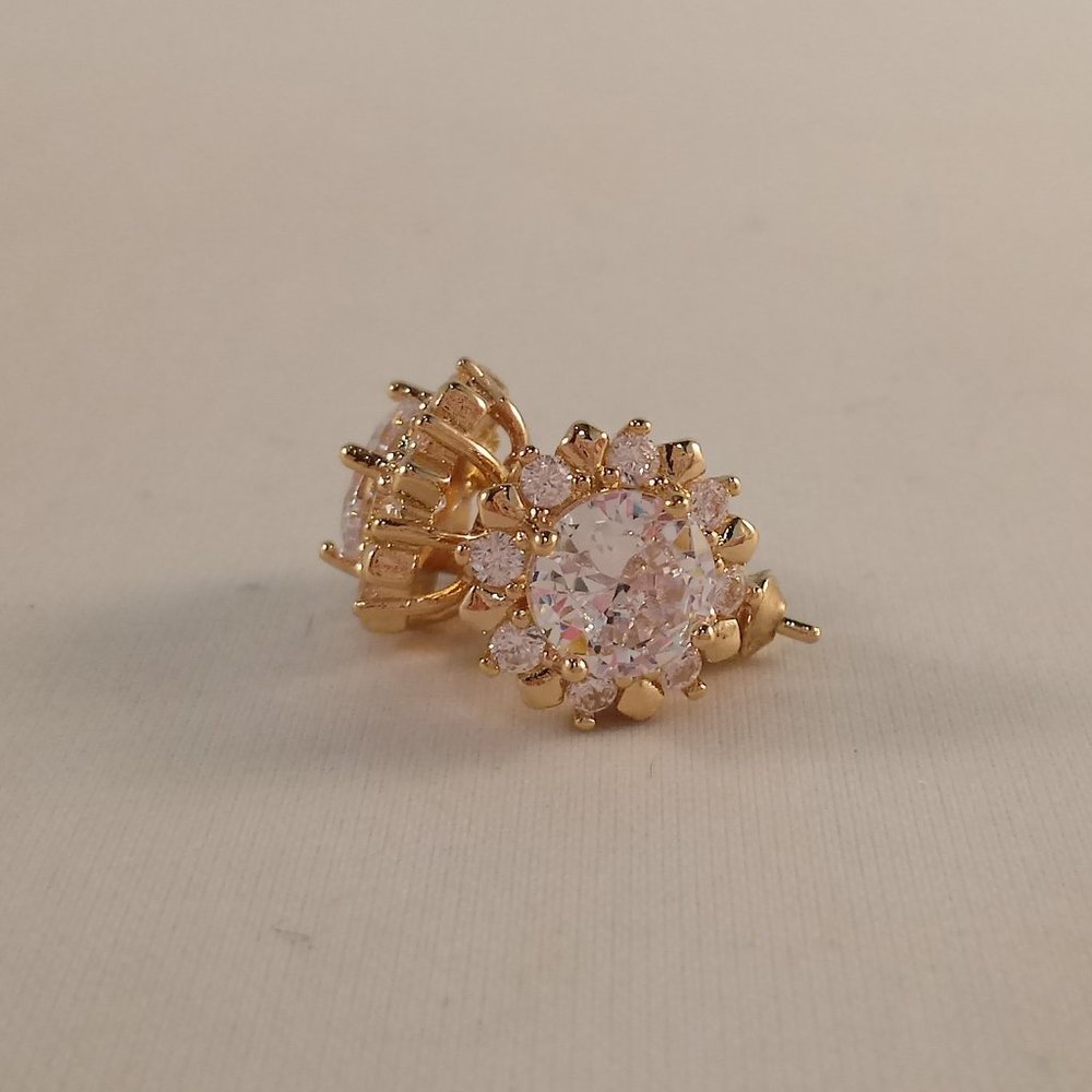 18K Yellow Gold Plated Flower White Diamond Zircon Stud Earrings Party Gift - Picture 4 of 6